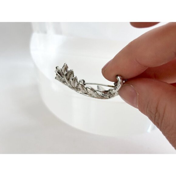 80's Textured Floral | Foliage | Leaf Shaped Silver T Vintage Lapel Brooch Pin - Picture 7 of 10